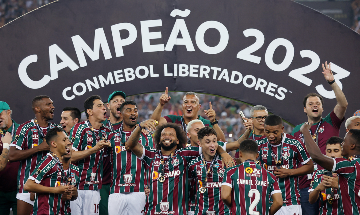Fluminense é campeão da Copa Libertadores no Maracanã Rádio Costazul