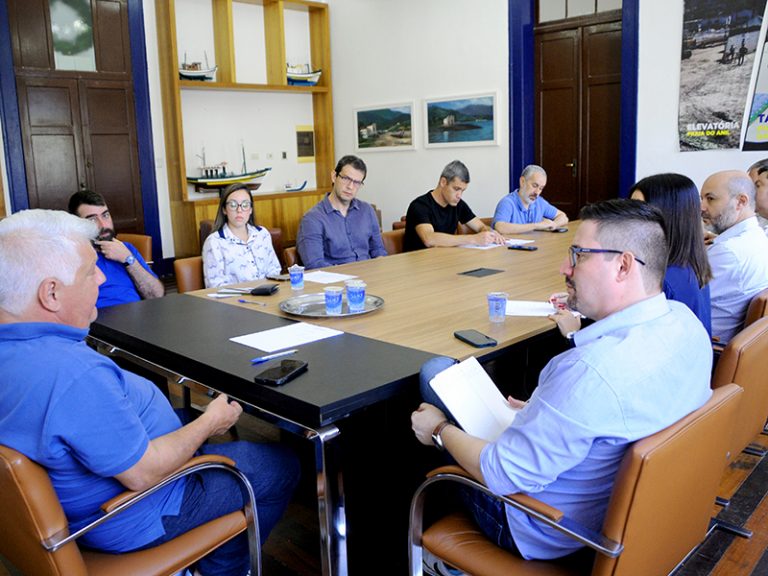 Angra dos Reis: por meio de decretos, a prefeitura promete modernização