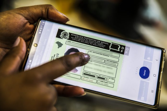 Cursos gratuitos vão facilitar acesso à Carteira Nacional de Habilitação