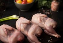 Após meses de suspensão, China retoma compra de frango do Brasil