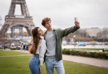 Redes sociais poderão ser proibidas para menores de 15 anos na França