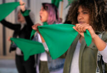 Iniciativa gratuita une teatro e educação ambiental em Angra