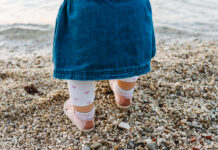 Pobreza pode causar atrasos motores em bebês a partir dos 6 meses de vida