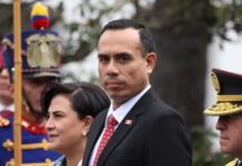 Moção de censura derruba presidente do Peru