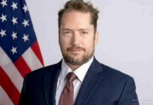 Assessor ligado a Trump pode visitar Bolsonaro na prisão, decide STF