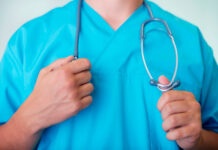 Por desempenho insuficiente, MEC pune mais de 50 cursos de medicina