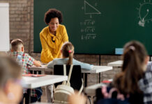 Convocados de processos seletivos da educação assumem cargos em Angra