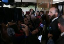 Ministra do STF vota pela condenação de Eduardo Bolsonaro por difamação