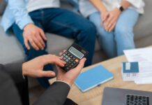 Governo Federal analisa uso de FGTS para quitar dívidas